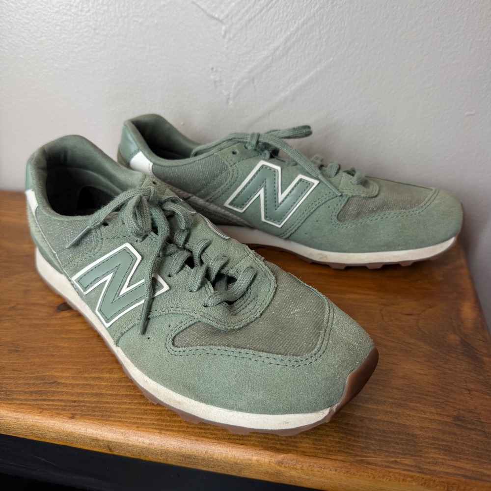 New Balance 696 Womens Sage Green Suede Sneakers WL696TB Size 8